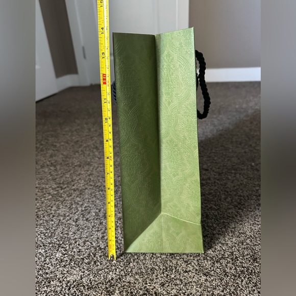 Mint Condition Gucci Gift Bag - Picture 4 of 6